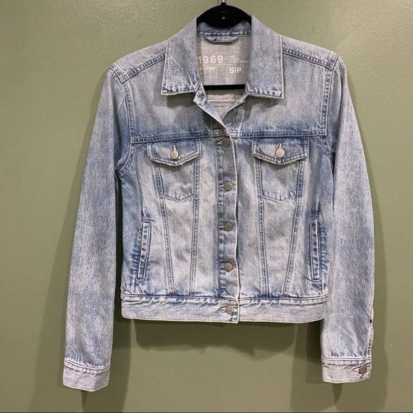 GAP 1969 Light Wash Denim Jacket - Picture 2 of 12